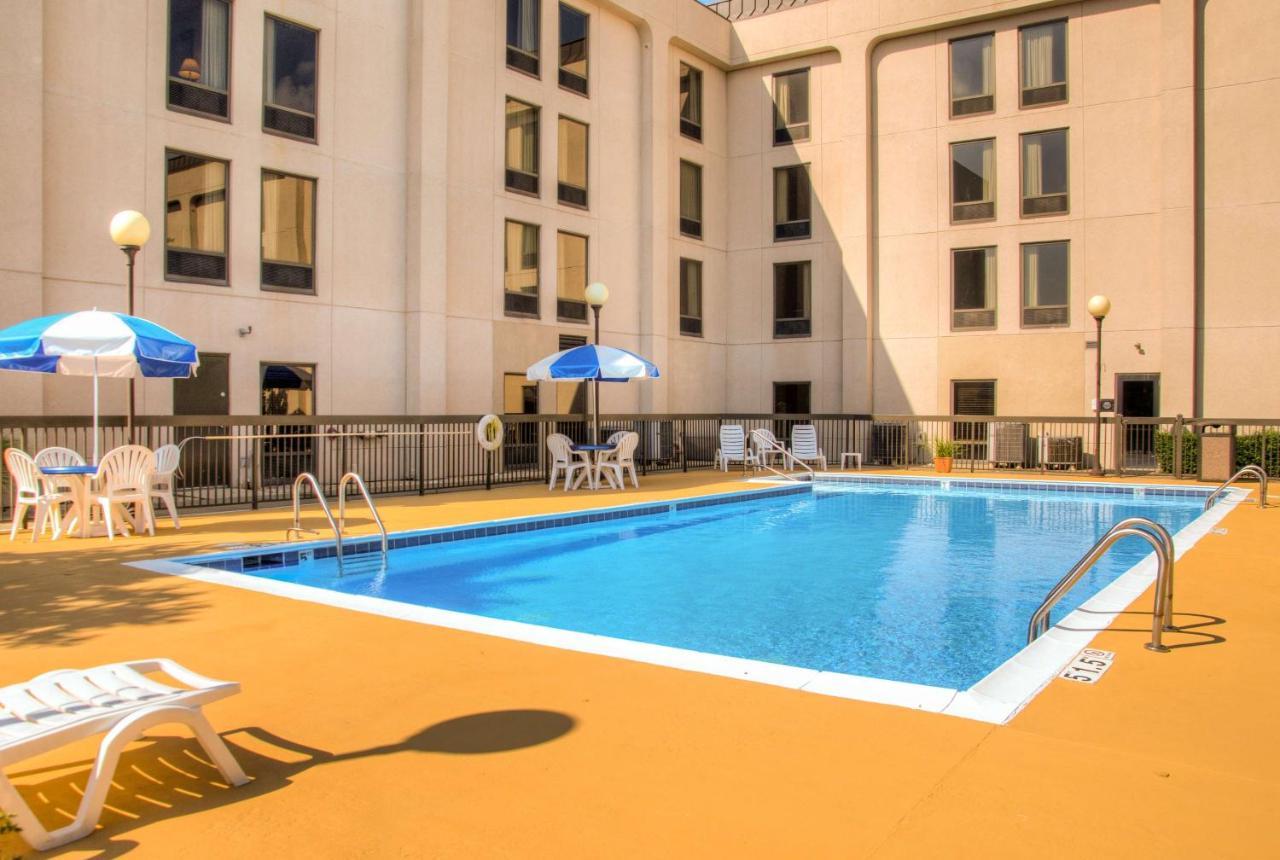 Hampton Inn Франкфорт Экстерьер фото