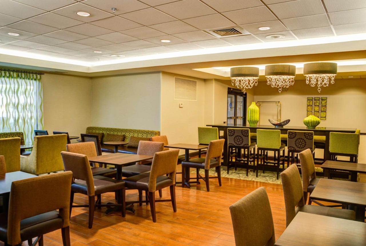 Hampton Inn Франкфорт Экстерьер фото